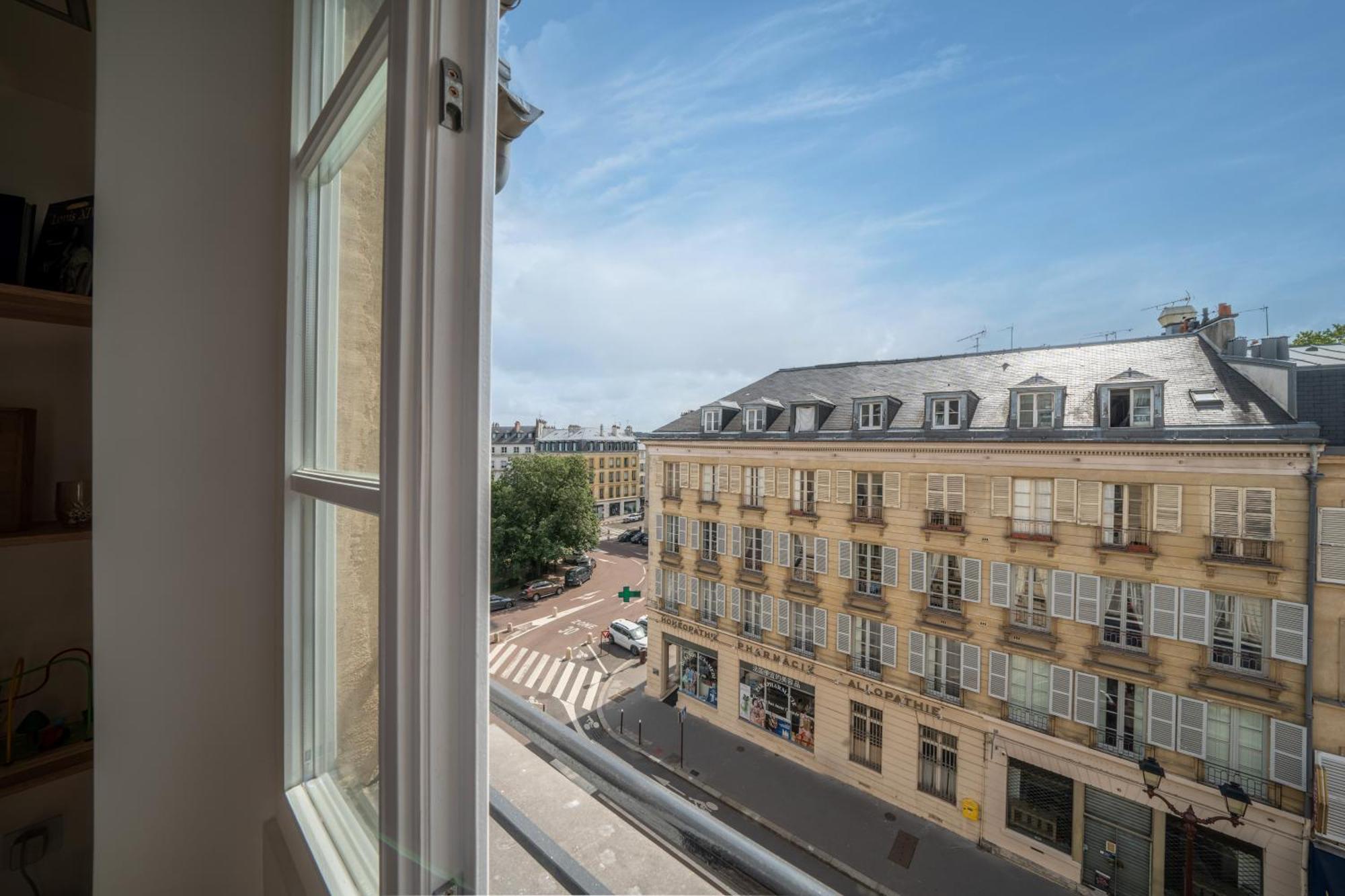Le Versailles Soleil Classe 3 Etoiles Charme & Vue Chapelle Royale Luaran gambar