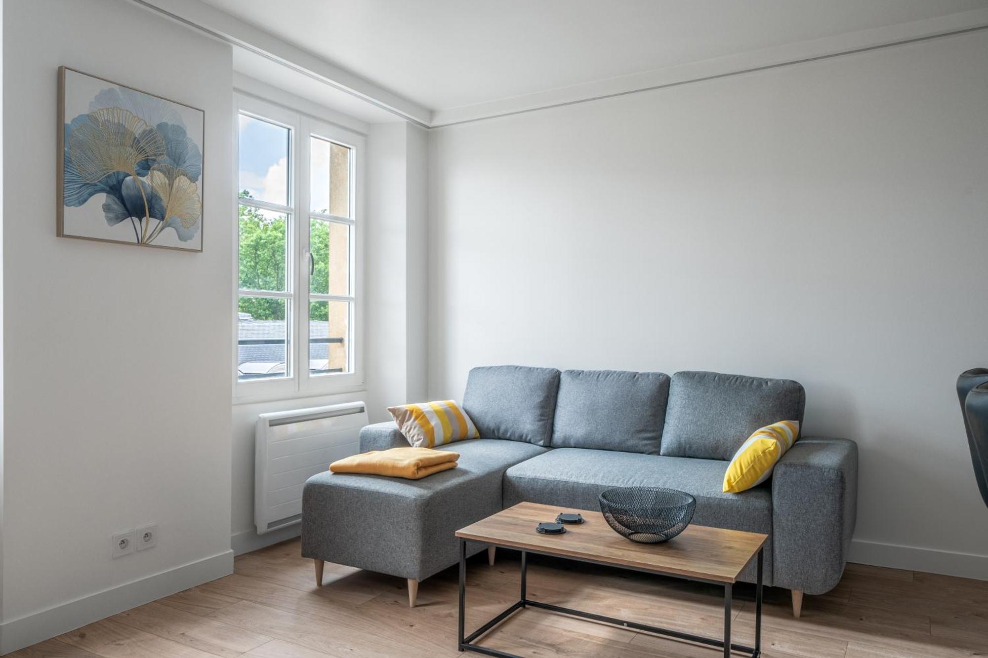 Le Versailles Soleil Classe 3 Etoiles Charme & Vue Chapelle Royale Luaran gambar
